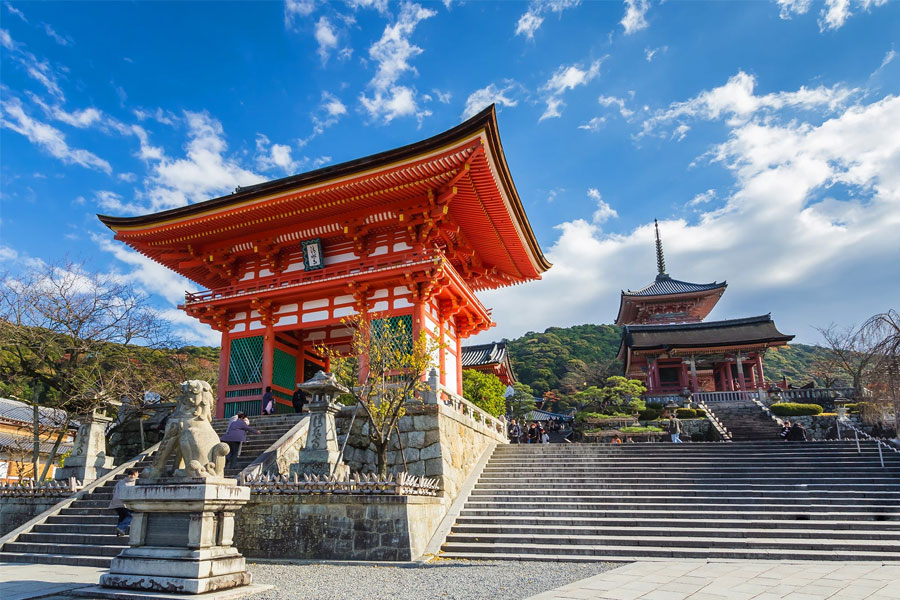 Explore-Kyoto's-Top-Temples-and-Shrines