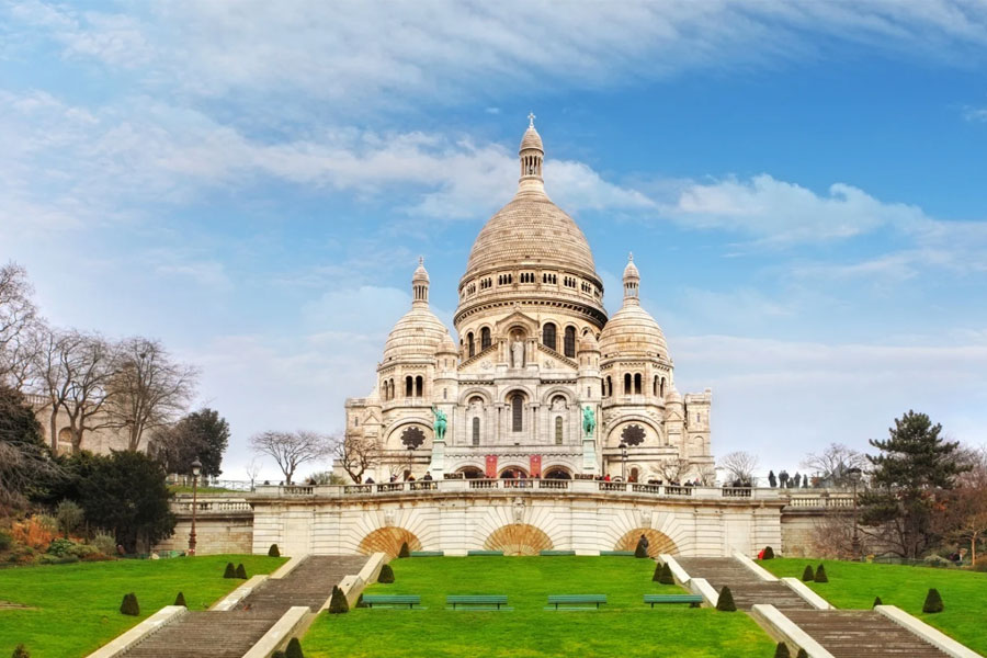 Montmartre-and-the-Sacre-Coeur-Basilica