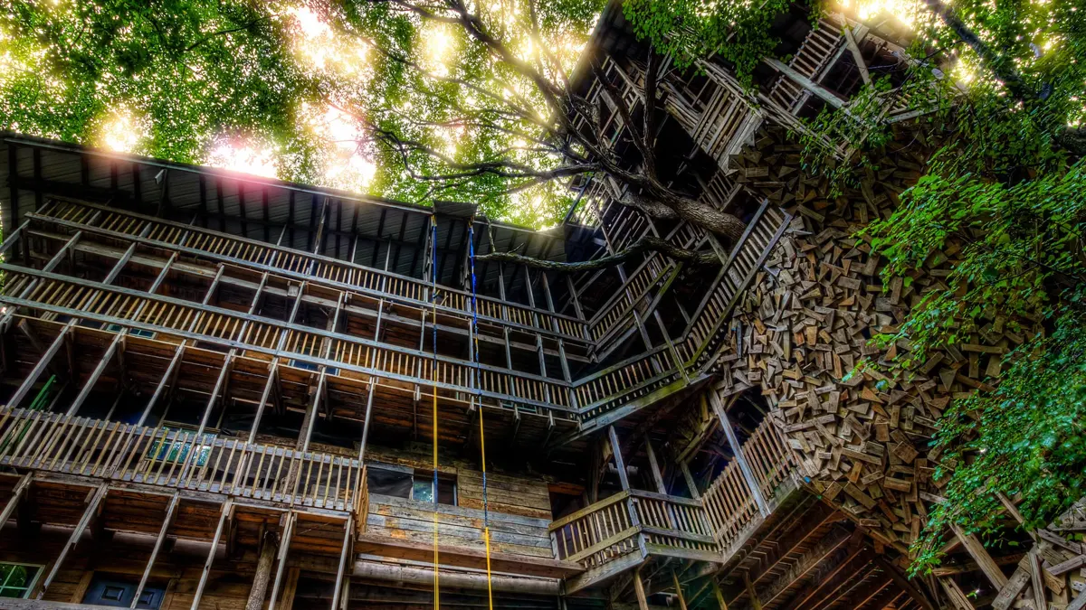 Home of the World's Largest Treehouse